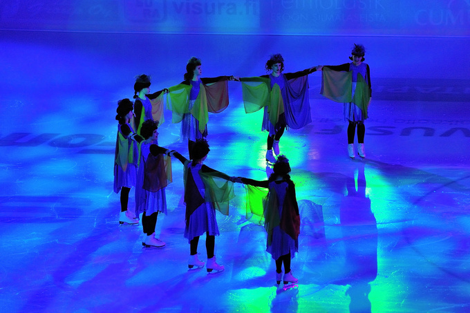 muumipeikko-ja-j-rouva-j-show-18-11-2012-tampere-helsingin-luistelijat